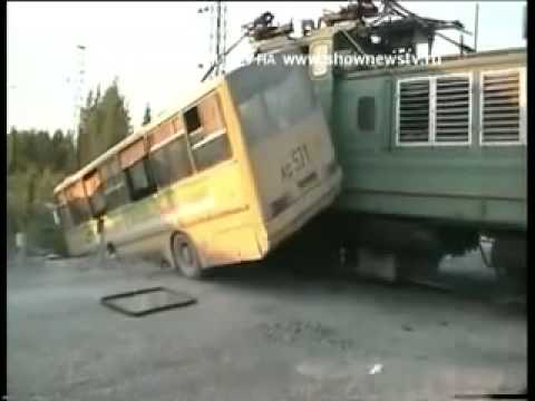 ДТП. Поезд с автобусом на переезде