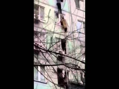 Волгоград. Взрыв. Попытка спастись.