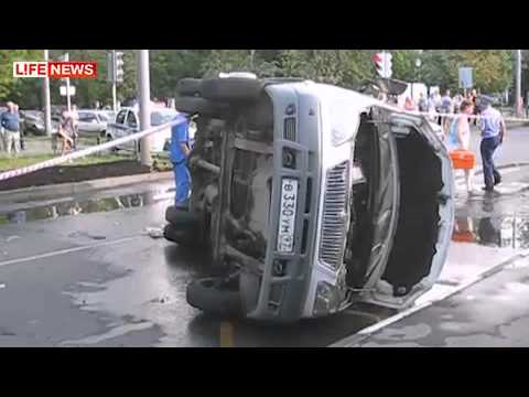 В Москве столкнулись две скорых и BMW