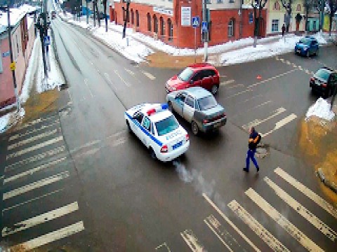 Выбрали сааамый неприметный перекресток в Серпухове, и...