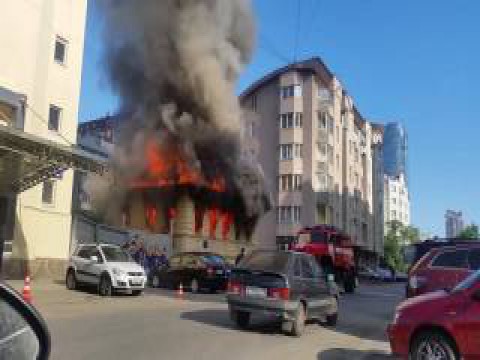 Горит памятник архитектуры